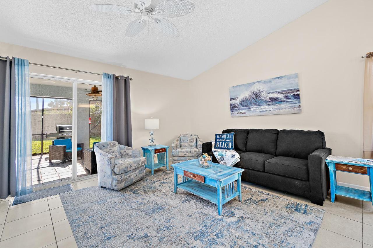 Serene Seaside Retreat: Dog-Friendly Townhouse with Pool Melbourne Exterior photo